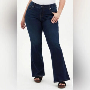 TORRID Sz 20T Bombshell Flare  Stretchy 5 Pockets Zipper Black High Rise Jeans